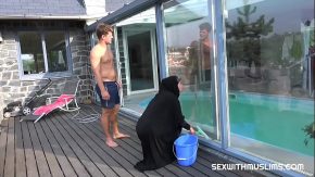 Sex cu araboaica ce suge pula in piscina 2018